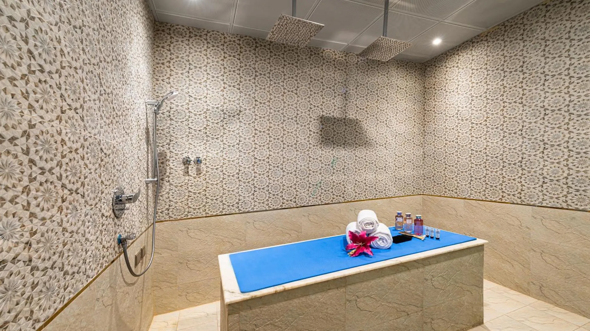 Crowne Rose Alsahafa Hotel Riyad